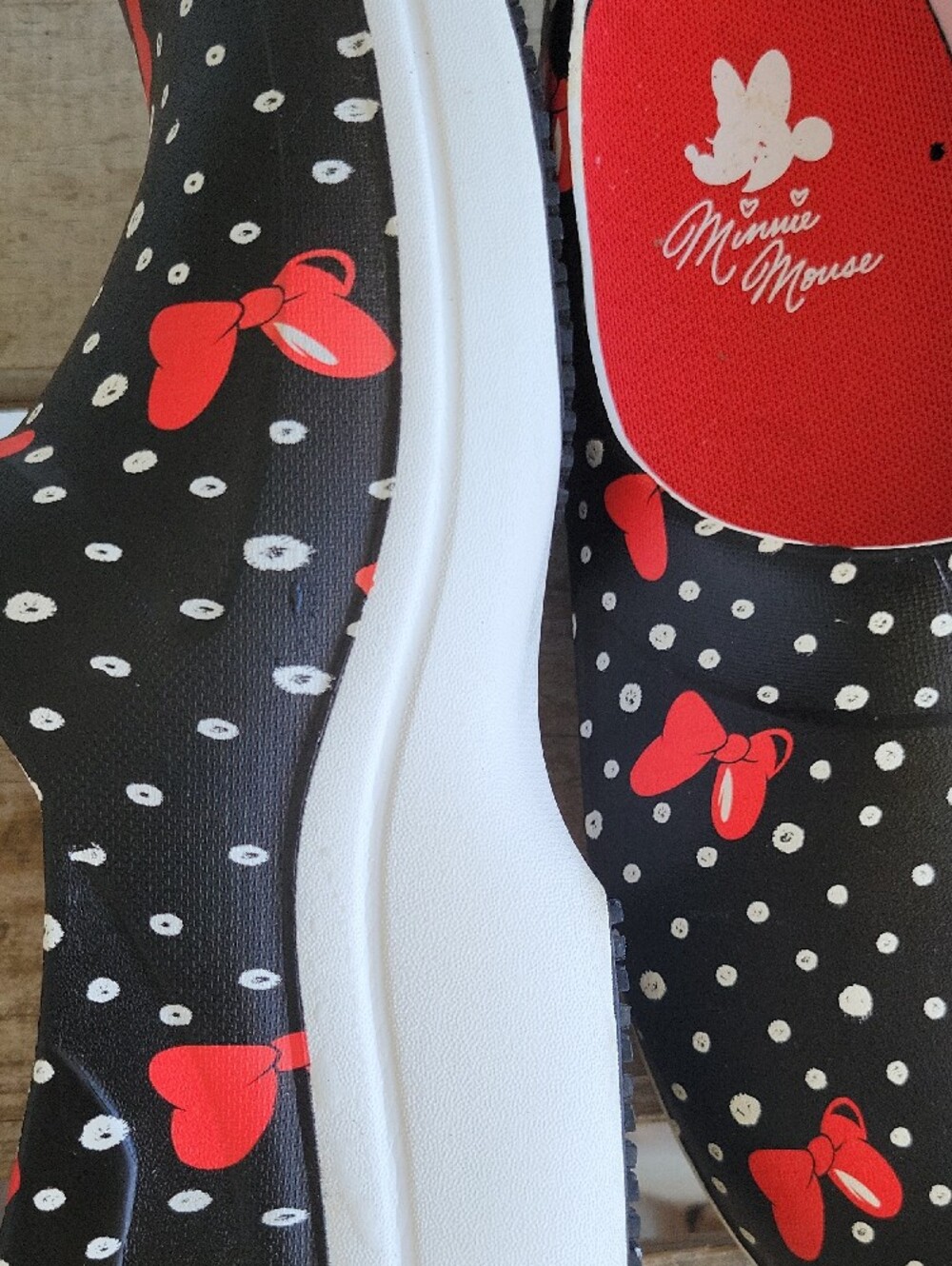 CROCS Womans Minnie Mouse Black & Red Polka Dot Slip-Ons - Picture 7 of 11